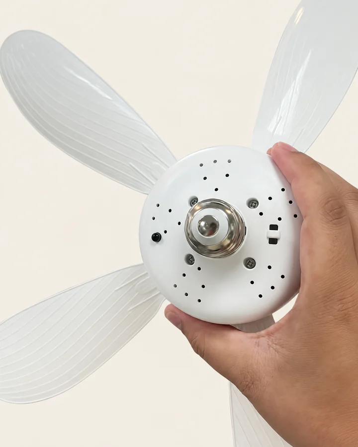 Base do ventilador LED mostrando a rosca E27 de metal e os furos de ventilação